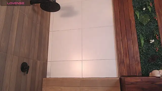 DrakeNeumann online show from October 2025 04:00:01 AM