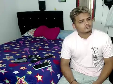 Boycuriousxxx online show from September 2025 12:10:02 PM