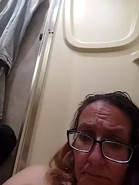 ILUV2TUCHMYKITTY online show from October 2025 02:39:01 PM