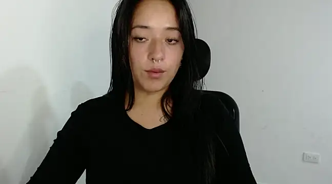 jjulietha95 online show from January 2025 10:57:01 PM