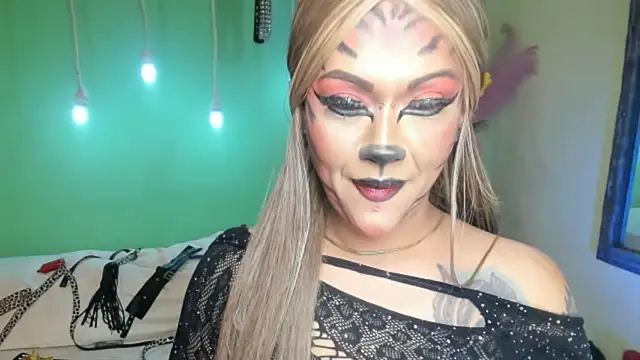 angelina james  online show from October 2025 03:56:02 PM