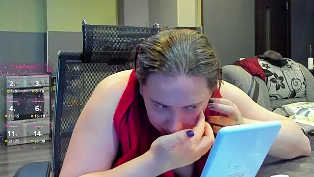 1lindsey1 online show from October 2025 06:37:01 PM