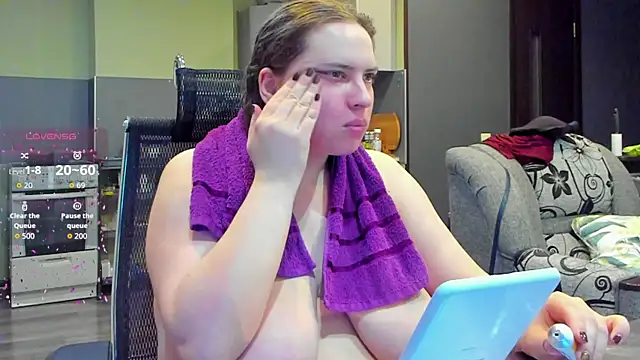 1lindsey1 online show from November 2025 11:11:02 AM