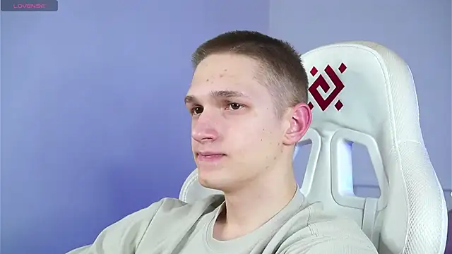 dustyn fox online show from March 2025 03:04:01 PM