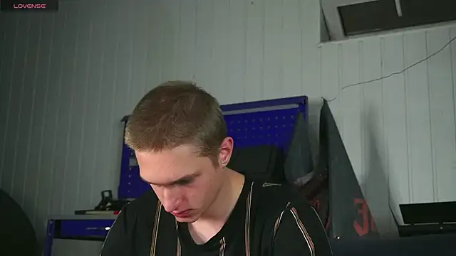 dustyn fox online show from October 2025 04:37:01 PM