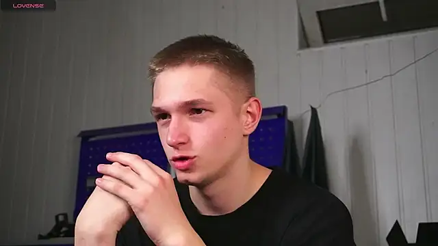 dustyn fox online show from October 2025 03:35:01 PM