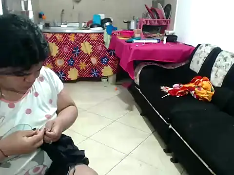 Snapshot of Tiffany_crazy chatting on December 2024 12:03:02 AM Tiffany crazy online show from December 2024 12:03:02 AM