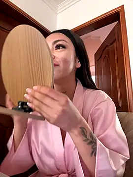 Effy Bonny online show from October 2025 03:57:02 PM