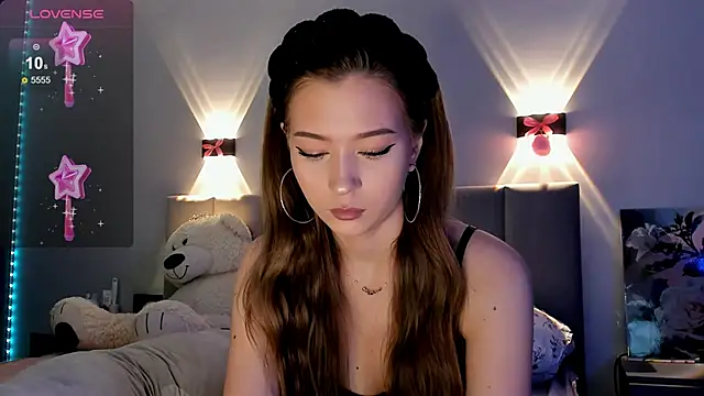 Snapshot of diana_nier chatting on September 2025 06:35:02 PM diana nier online show from September 2025 06:35:02 PM