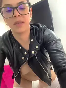 Snapshot of sofia_xxx1 chatting on February 2025 02:06:02 PM sofia xxx1 online show from February 2025 02:06:02 PM