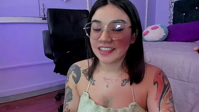 JeyLee online show from October 2025 11:42:01 AM