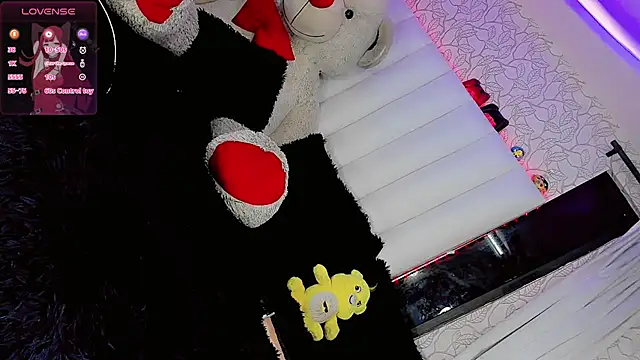 Snapshot of cute-estefany-19 chatting on January 2025 03:59:01 AM cute-estefany-19 online show from January 2025 03:59:01 AM