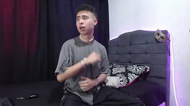 sexybat twink online show from December 2024 05:33:02 PM