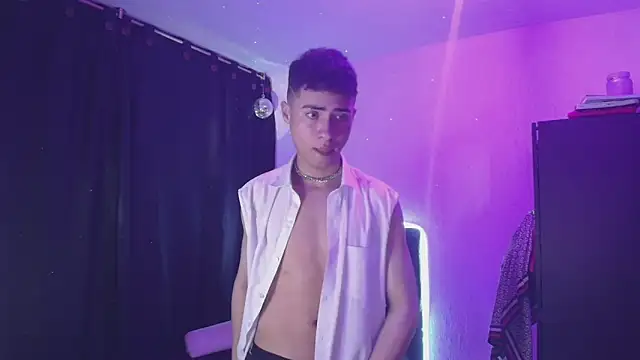 sexybat twink online show from December 2024 12:31:02 AM