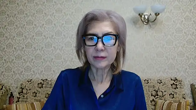 Elegant00Lady online show from October 2025 02:58:02 PM