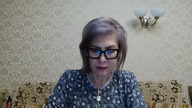 Elegant00Lady online show from October 2025 05:10:02 PM