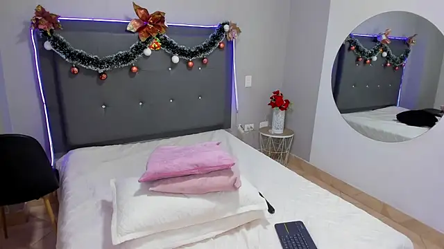 emma lye online show from December 2024 03:03:02 AM