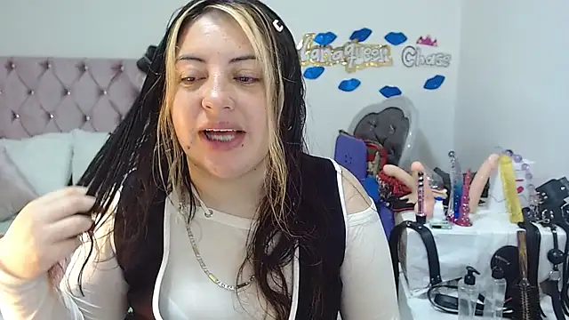 lanaqueen699 online show from December 2024 12:22:02 PM