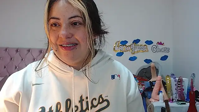 lanaqueen699 online show from January 2025 12:20:01 PM