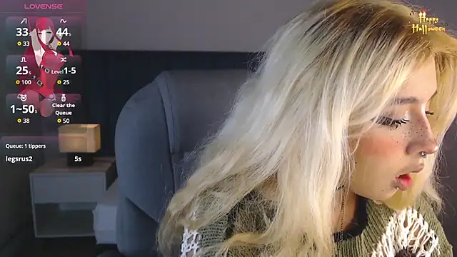 Snapshot of april_bunnyy chatting on November 2025 09:04:01 PM april bunnyy online show from November 2025 09:04:01 PM