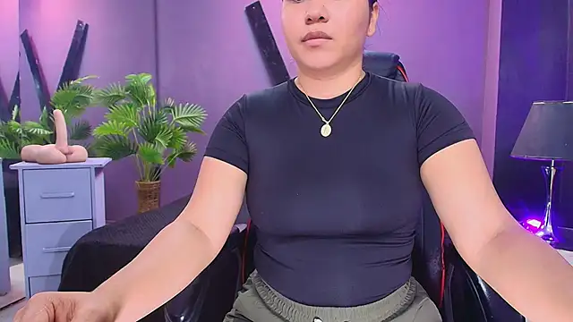 AmorMia online show from October 2025 07:33:02 PM