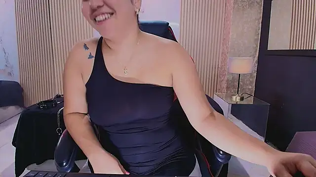 AmorMia online show from October 2025 07:58:01 PM