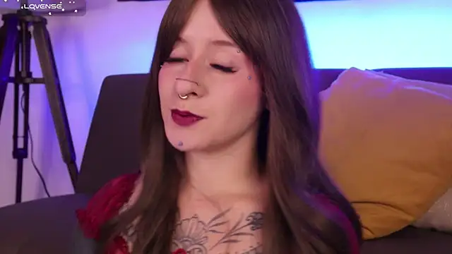 Snapshot of Daarlene chatting on November 2025 10:04:02 AM Daarlene online show from November 2025 10:04:02 AM