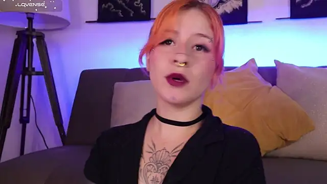 Snapshot of Daarlene chatting on November 2025 10:59:02 AM Daarlene online show from November 2025 10:59:02 AM