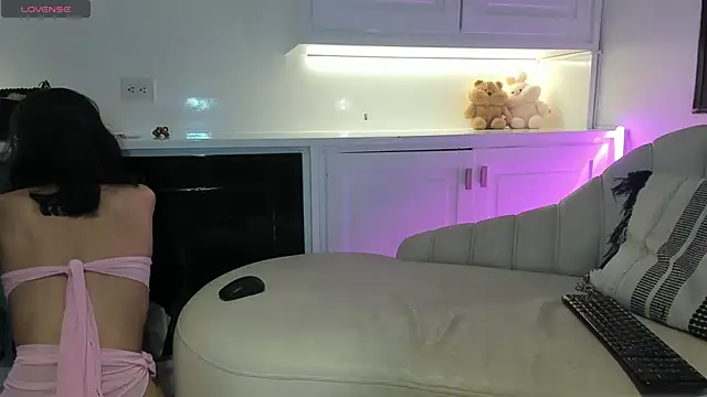 Cameron cutee online show from September 2025 11:37:02 AM