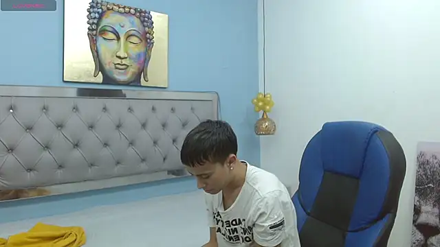 Xavii18 online show from January 2025 06:35:01 PM