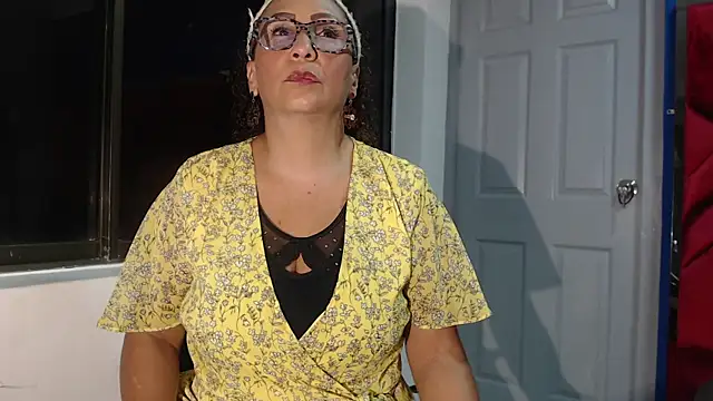 EvaMills1 online show from January 2025 01:36:02 PM