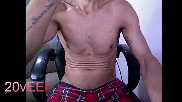 Snapshot of 20vEEr chatting on September 2025 08:11:02 PM 20vEEr online show from September 2025 08:11:02 PM