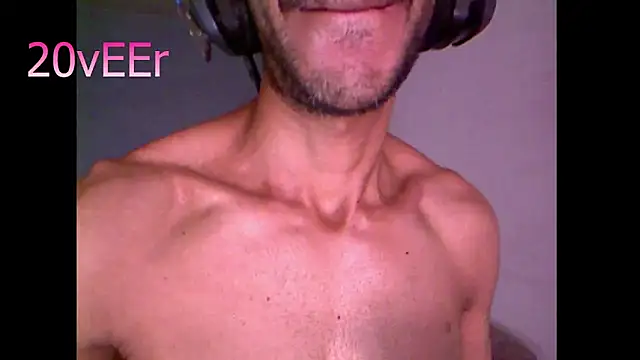 Snapshot of 20vEEr chatting on October 2025 06:30:01 PM 20vEEr online show from October 2025 06:30:01 PM