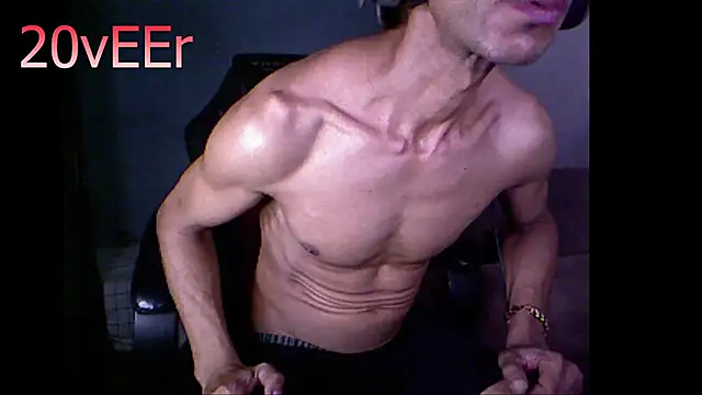 Snapshot of 20vEEr chatting on October 2025 09:33:01 PM 20vEEr online show from October 2025 09:33:01 PM