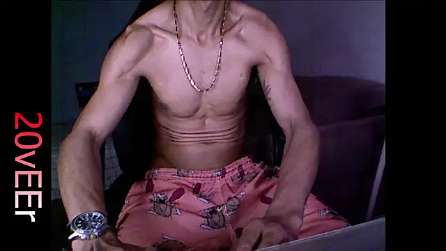 Snapshot of 20vEEr chatting on November 2025 07:49:02 PM 20vEEr online show from November 2025 07:49:02 PM