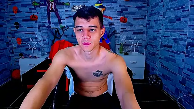 Snapshot of ADAM_HOT chatting on October 2025 09:35:02 PM ADAM HOT online show from October 2025 09:35:02 PM