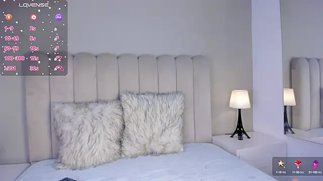 atenea roberts online show from September 2025 05:13:02 PM