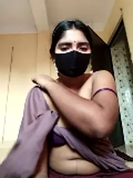 Snapshot of Lina-Rose chatting on October 2025 01:41:02 AM Lina-Rose online show from October 2025 01:41:02 AM