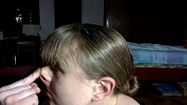 Snapshot of KlavdiaPetrivna chatting on October 2025 12:31:01 AM KlavdiaPetrivna online show from October 2025 12:31:01 AM