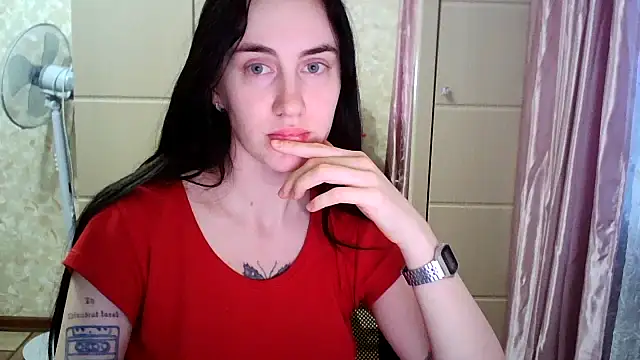 Snapshot of MilanaXBeauty chatting on January 2025 07:49:01 AM MilanaXBeauty online show from January 2025 07:49:01 AM