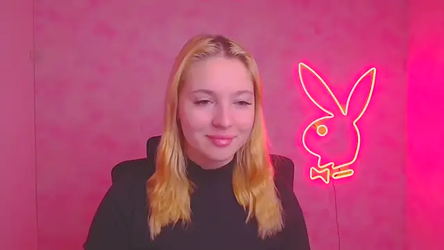 Snapshot of Milka_kiss_ chatting on November 2025 12:48:02 PM Milka kiss online show from November 2025 12:48:02 PM