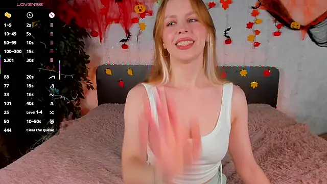  Sandra Tender  online show from November 2025 07:30:02 AM