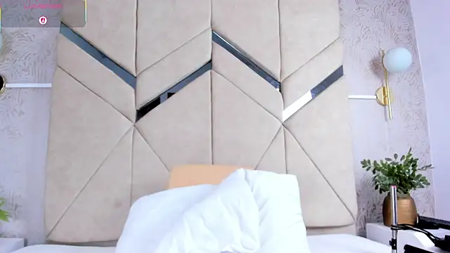 LilitRobins online show from September 2025 10:14:02 PM