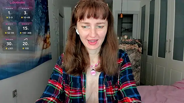 YourSexyNeighbour online show from December 2025 04:44:01 PM