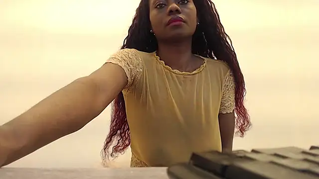 michaela cox online show from January 2025 07:21:01 PM