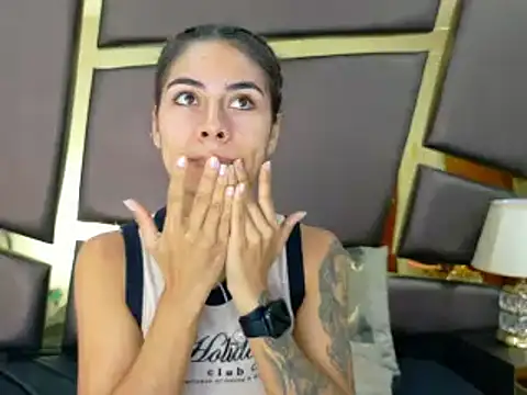 NicoleEsposito online show from October 2025 01:01:01 PM