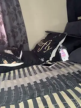 Snapshot of cardibabe chatting on November 2025 03:32:02 PM cardibabe online show from November 2025 03:32:02 PM