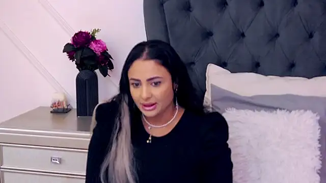 MayaJansen online show from January 2025 12:00:01 AM