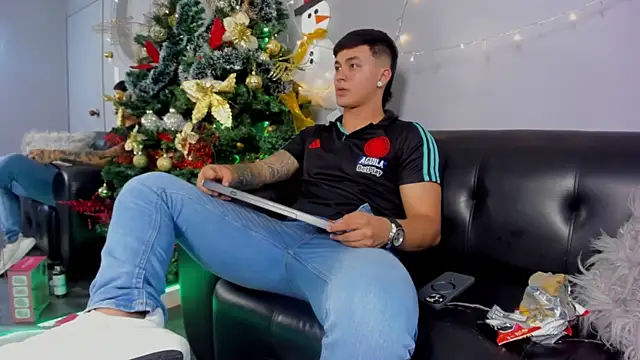 Cristopher strong online show from December 2024 03:53:02 PM