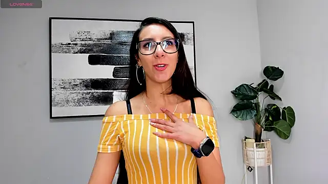 luna willians online show from March 2025 12:25:01 PM